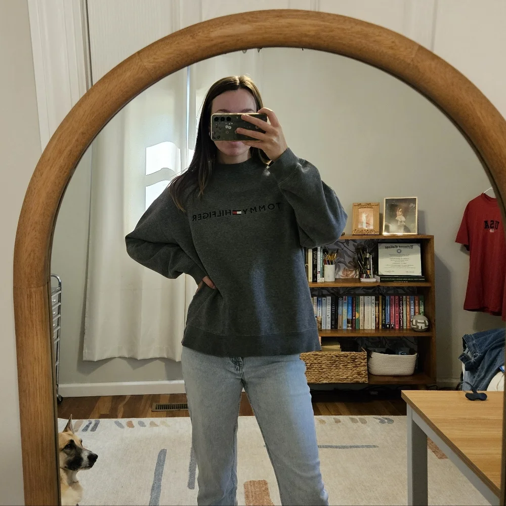 Tommy Hilfiger Embroidered Crew Neck Sweatshirt - Picture 4 of 6